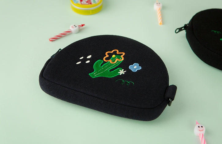 Black Navy Flowers Cactus Pouches Cute Characters Purses Handbags Card Cosmetics Coin Wallets Key Airpods Cases Embroidery