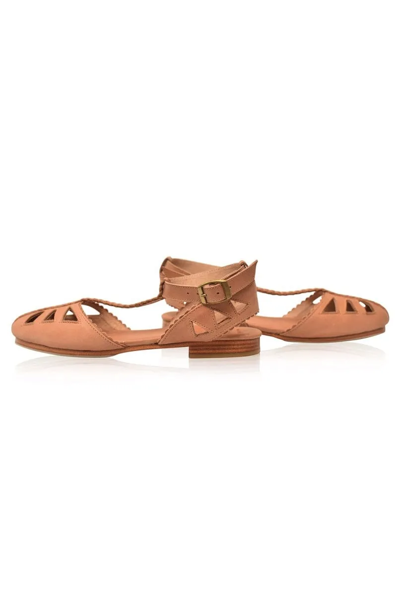 Bounty T-strap Leather Sandals in Vintage Beige