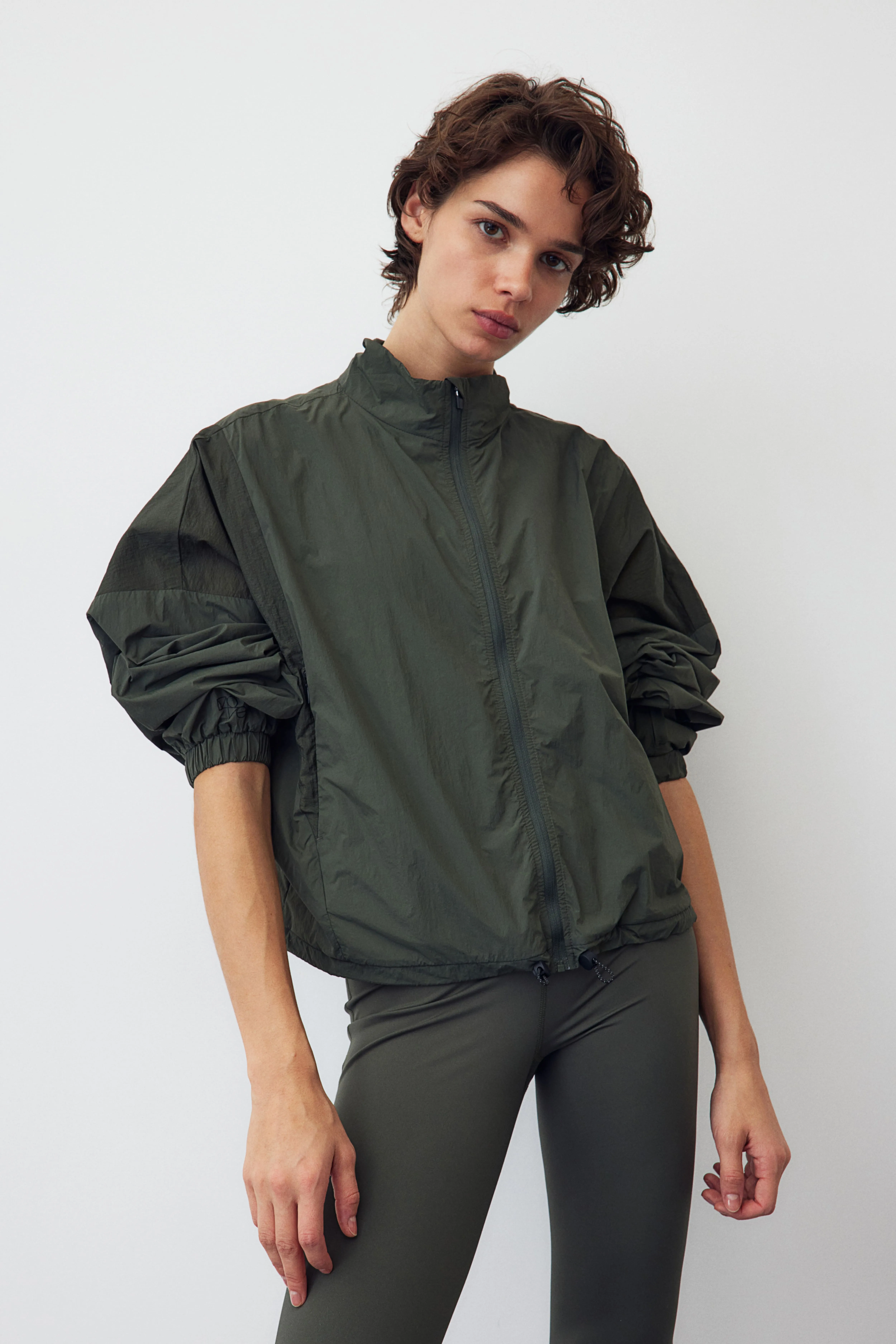 DryMove™ Running jacket - Long sleeve - Regular length - Dark khaki green - Ladies | H&M GB