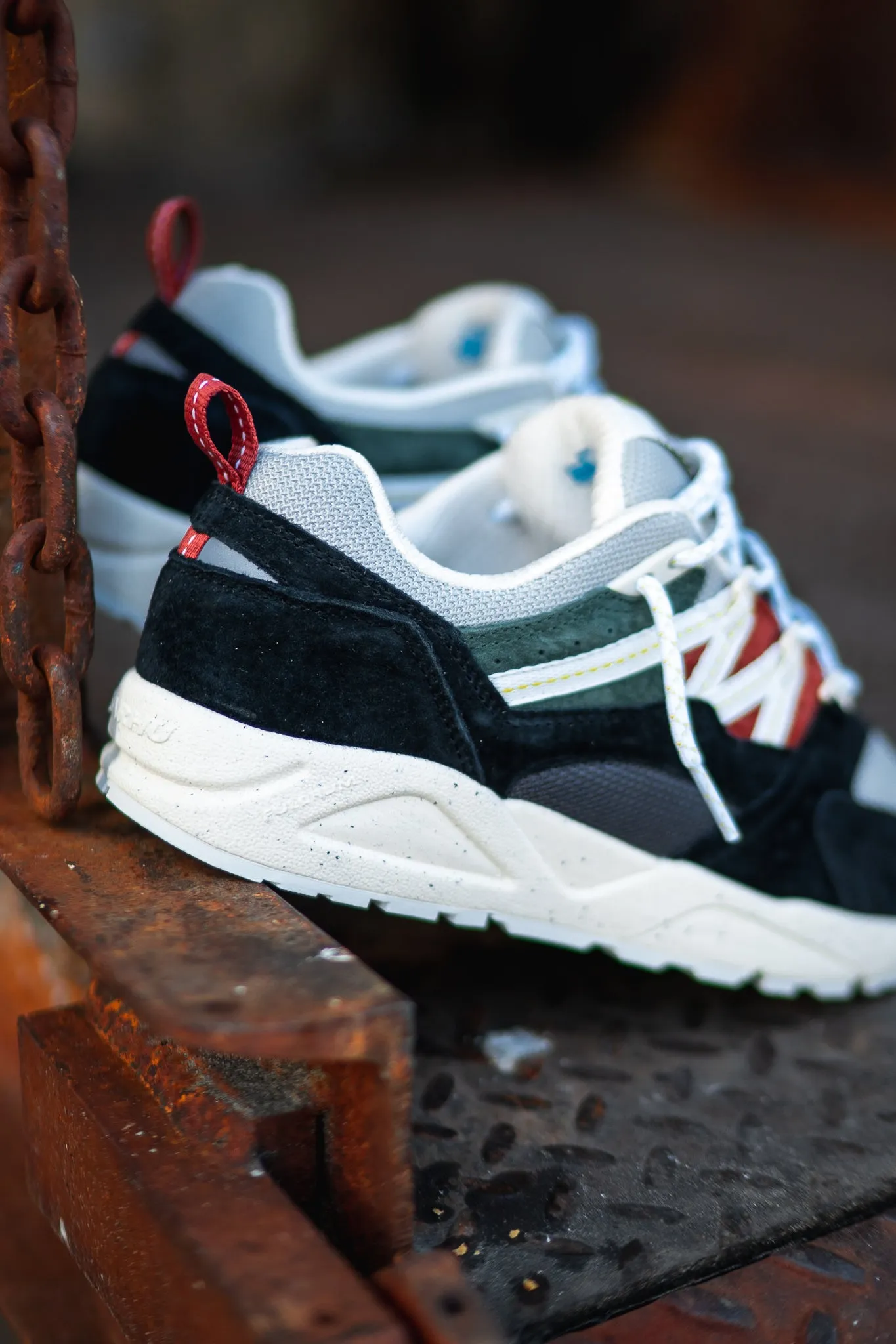 Karhu Fusion 2.0 Mascot (Jet Black/Bright White)