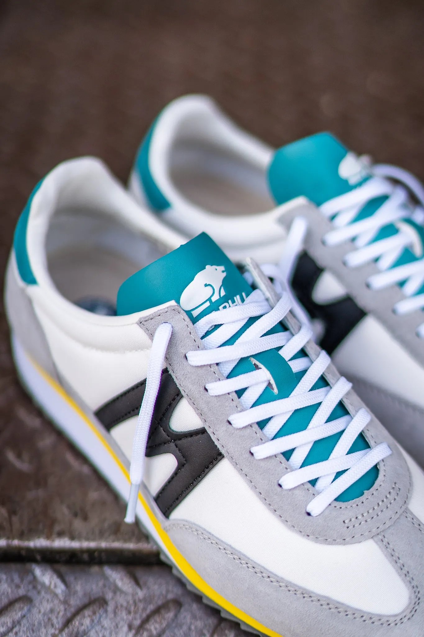 Karhu Mestari (Dawn Blue/Jet Black)