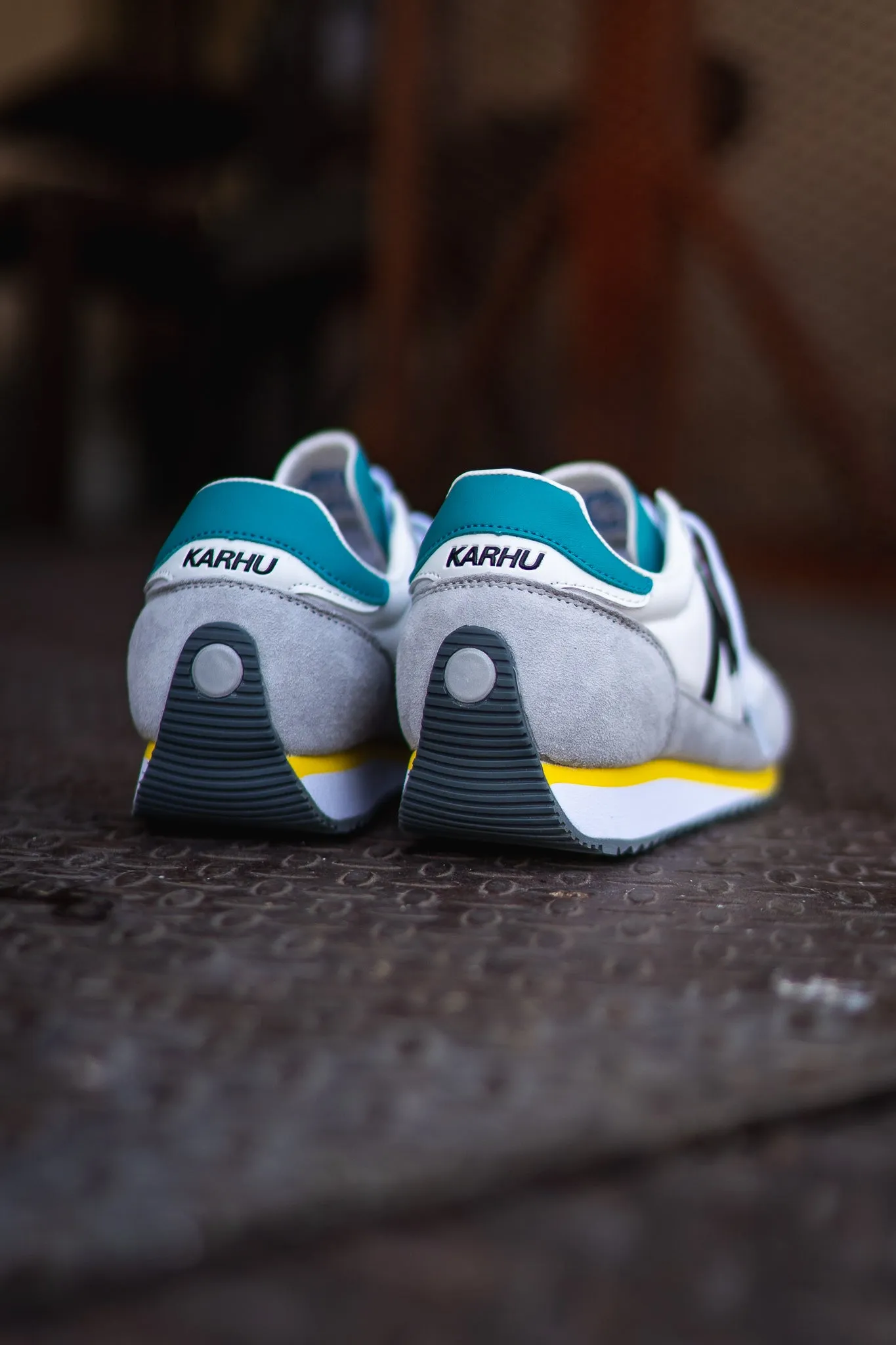 Karhu Mestari (Dawn Blue/Jet Black)