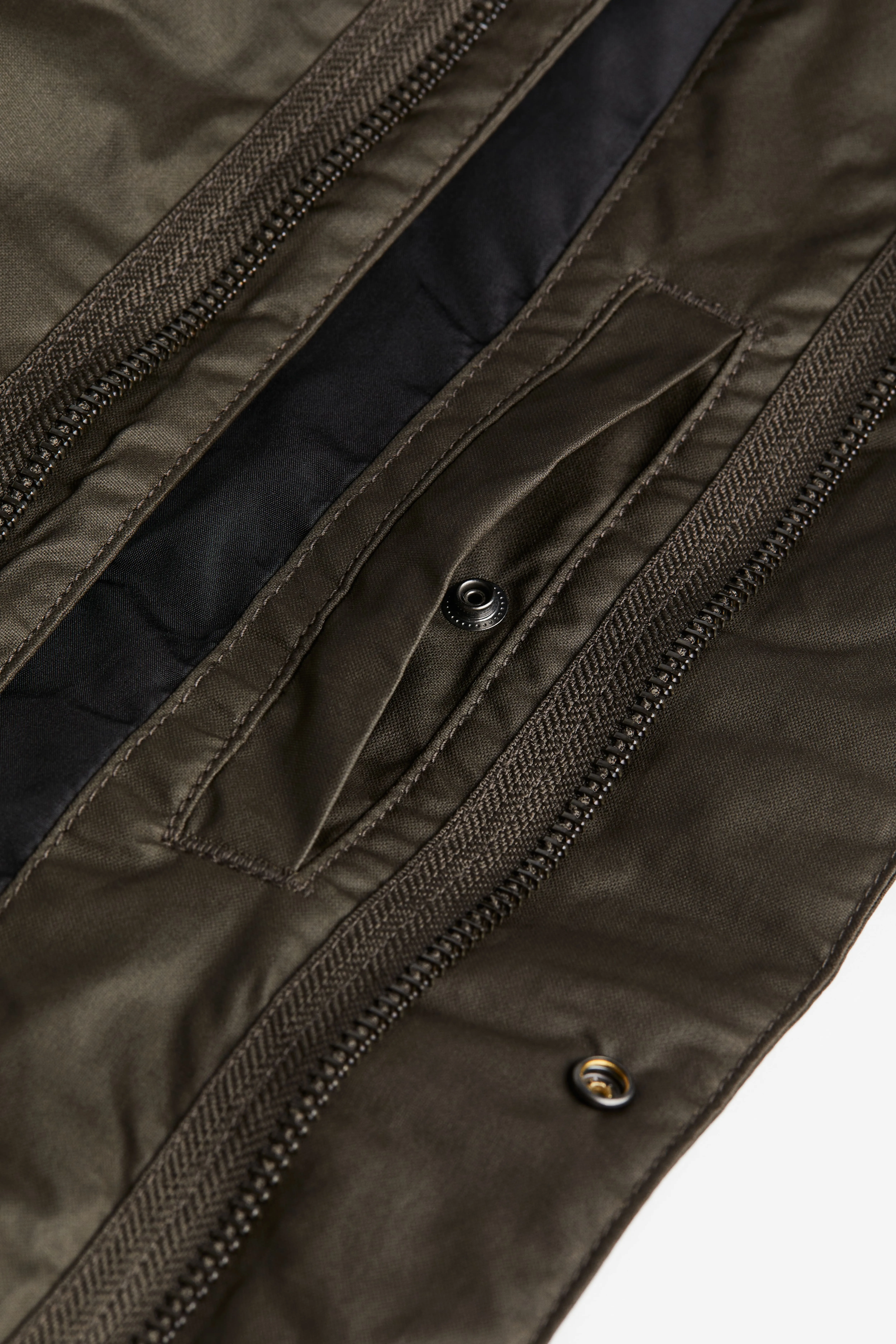 Loose Fit Water-repellent canvas jacket - Long sleeve - Regular length - Dark khaki green - Men | H&M GB