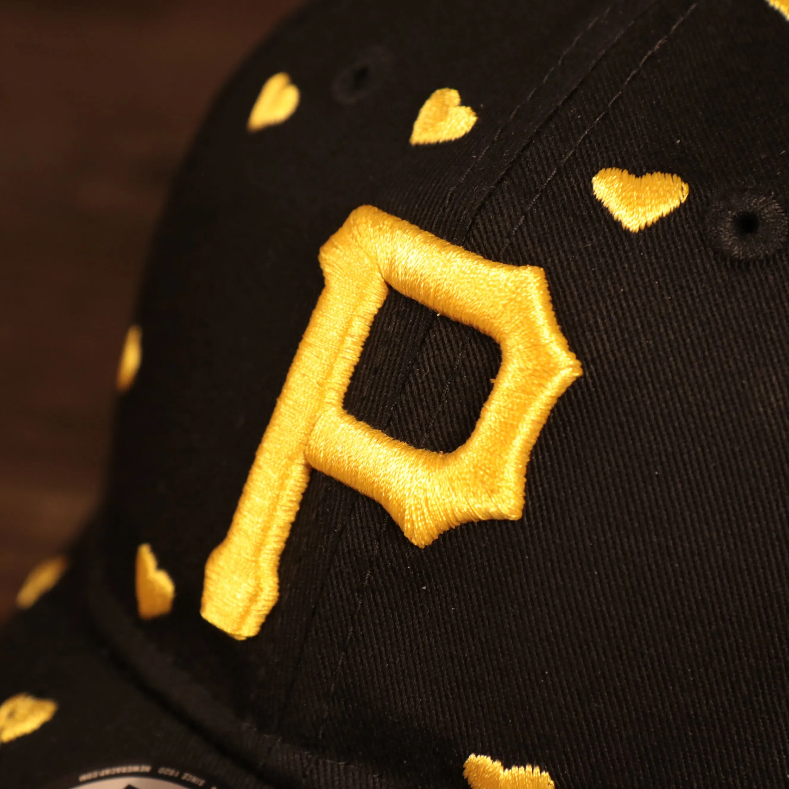 NEW ERA | PITTSBURGH PIRATES | DAD HAT | HEART CONFETTI | BLACK | CHILD OSFM