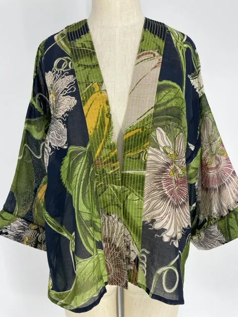 One Hundred Stars Short Kimono/Passion Flower