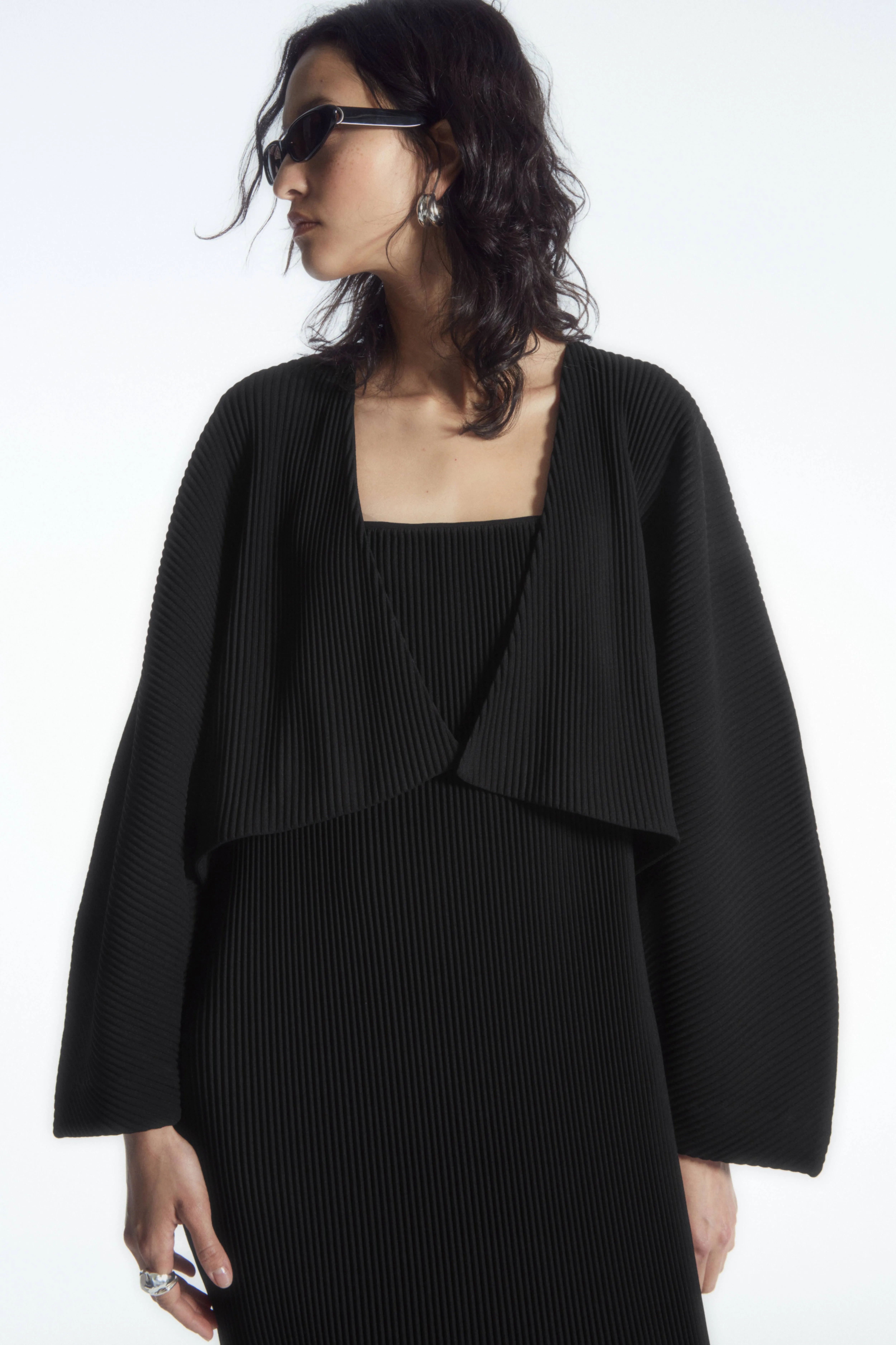 PLISSÉ BOLERO JACKET - V-neck - Long sleeve - BLACK - Ladies | H&M GB