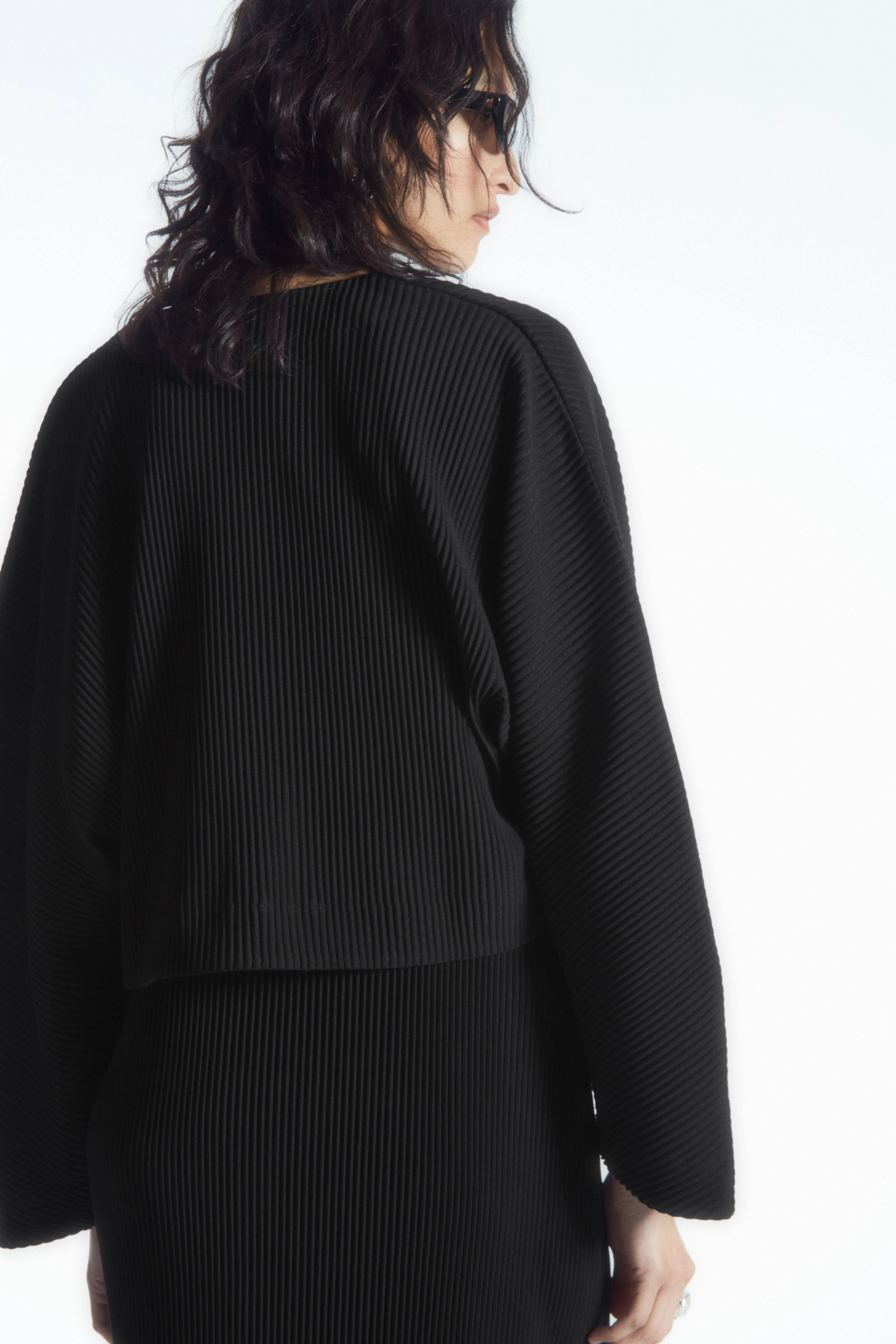 PLISSÉ BOLERO JACKET - V-neck - Long sleeve - BLACK - Ladies | H&M GB